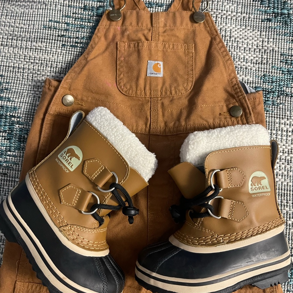 SOLD Cartharrt Overall 2T and Sorel Boots 8toddler size